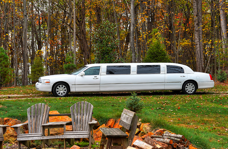 Lincoln limousine Toronto tours